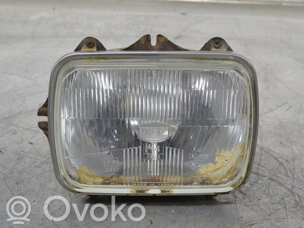 Mazda B2000 - B2200 Far 