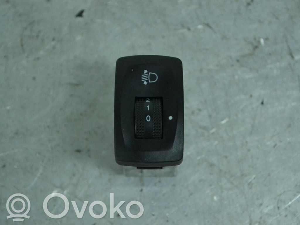 Hyundai H-1, Starex, Satellite Light switch 