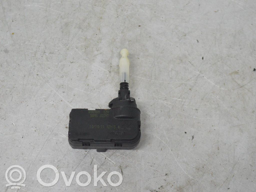 Headlight level adjustment motor