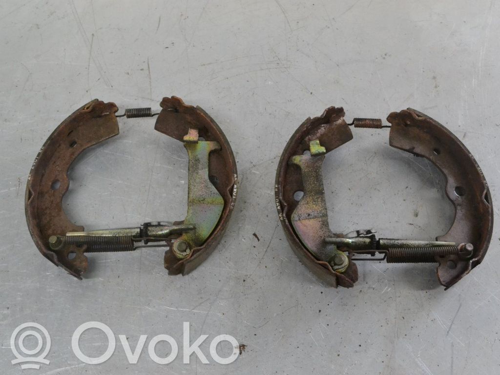 Nissan Almera Колодки ручного тормоза 