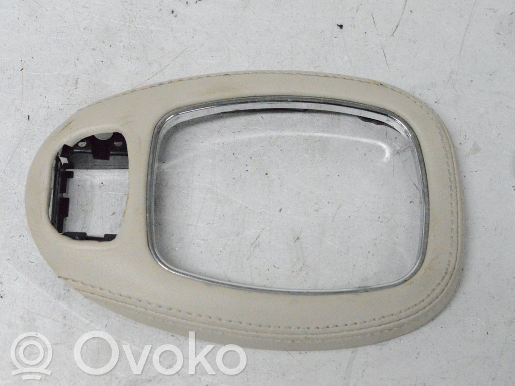 Gear shift cable linkage   GNE8100AA