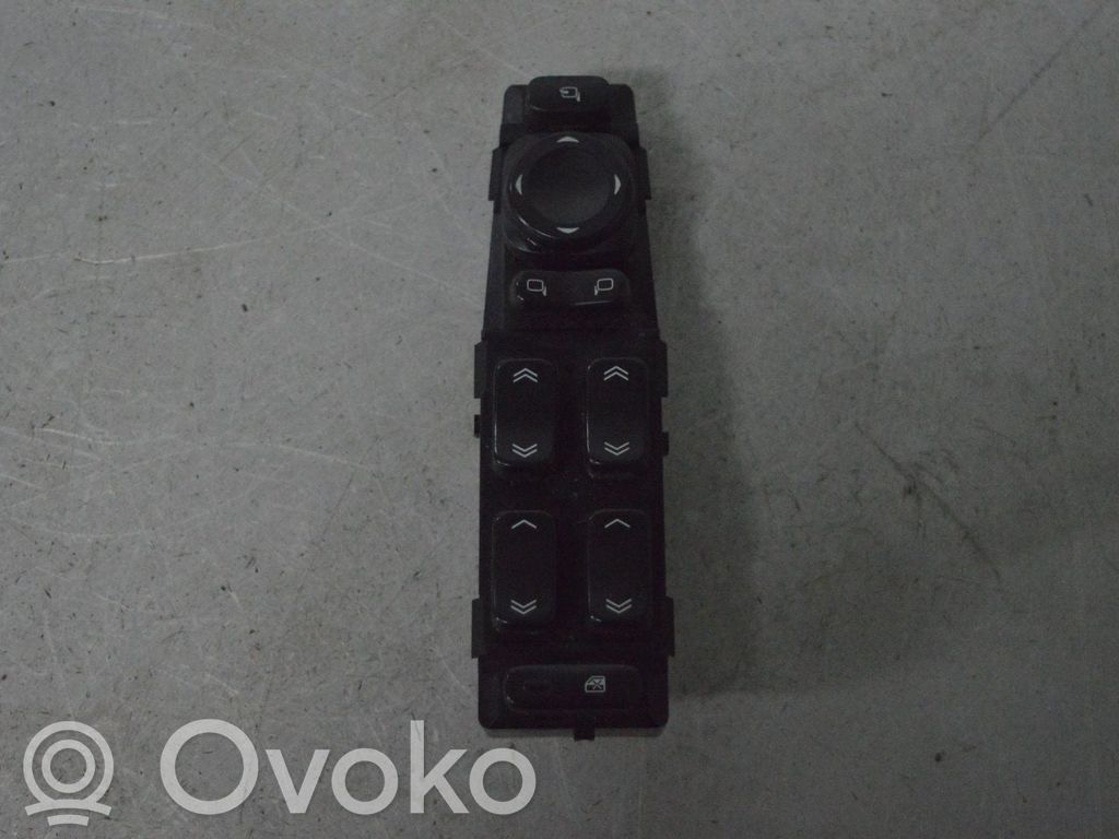 Cadillac SRX Electric window control switch 