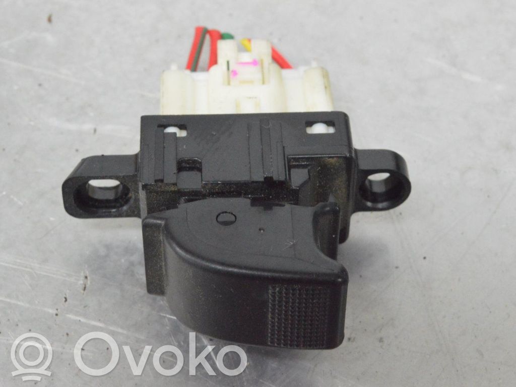Electric window control switch   3583F36