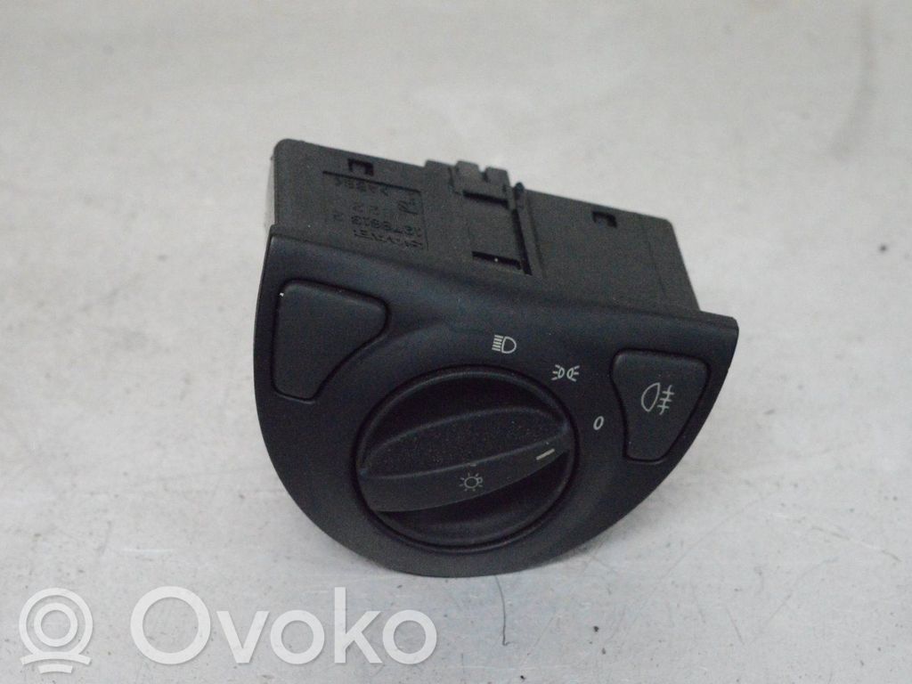 Light switch   12786132