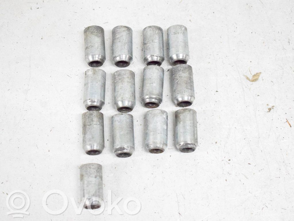 Nuts/bolts