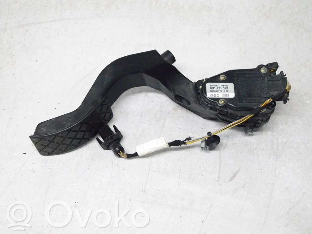 Gaspedal   8D1721523