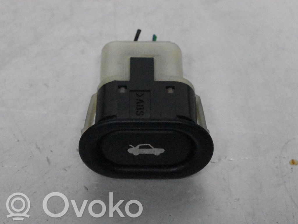 Botón interruptor de maletero abierto   4733440