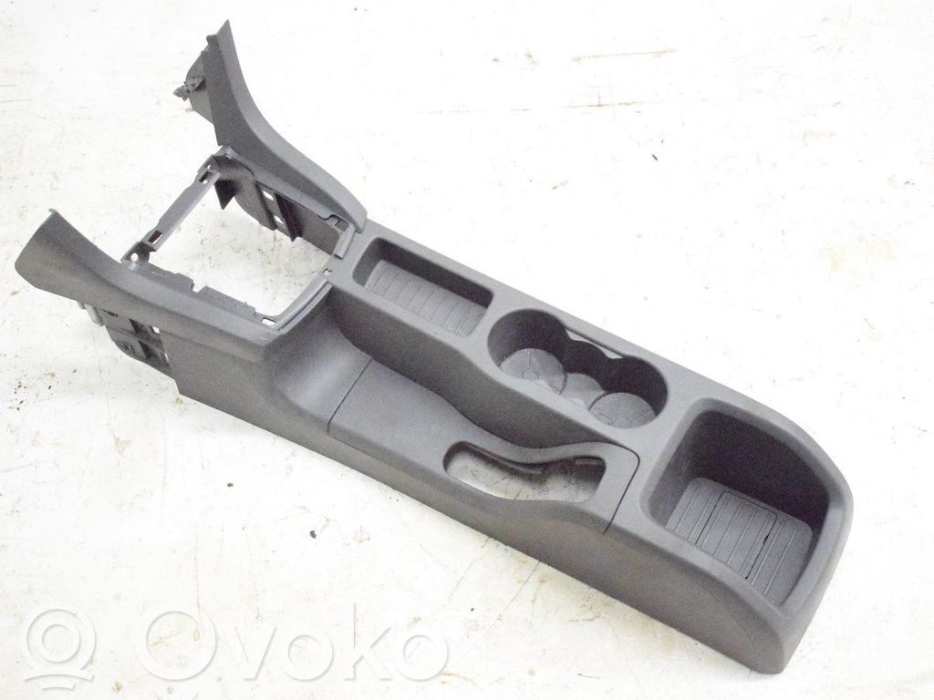 Armrest   4M5XA04584A
