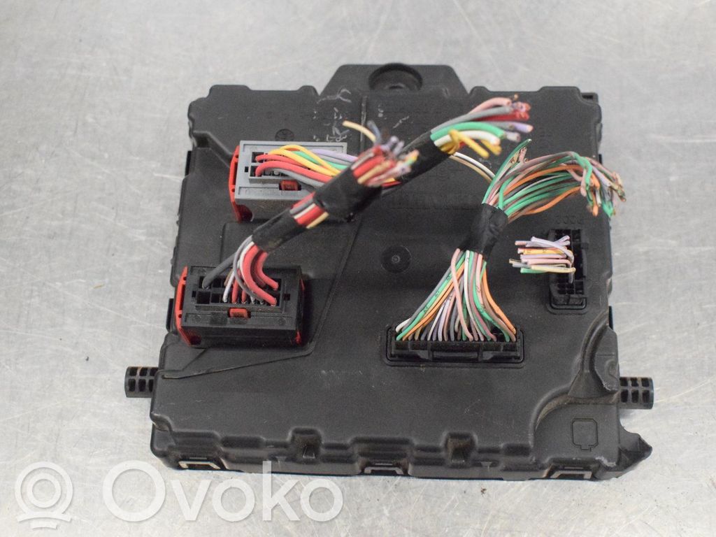 Sonstige Steuergeräte / Module   8200954394