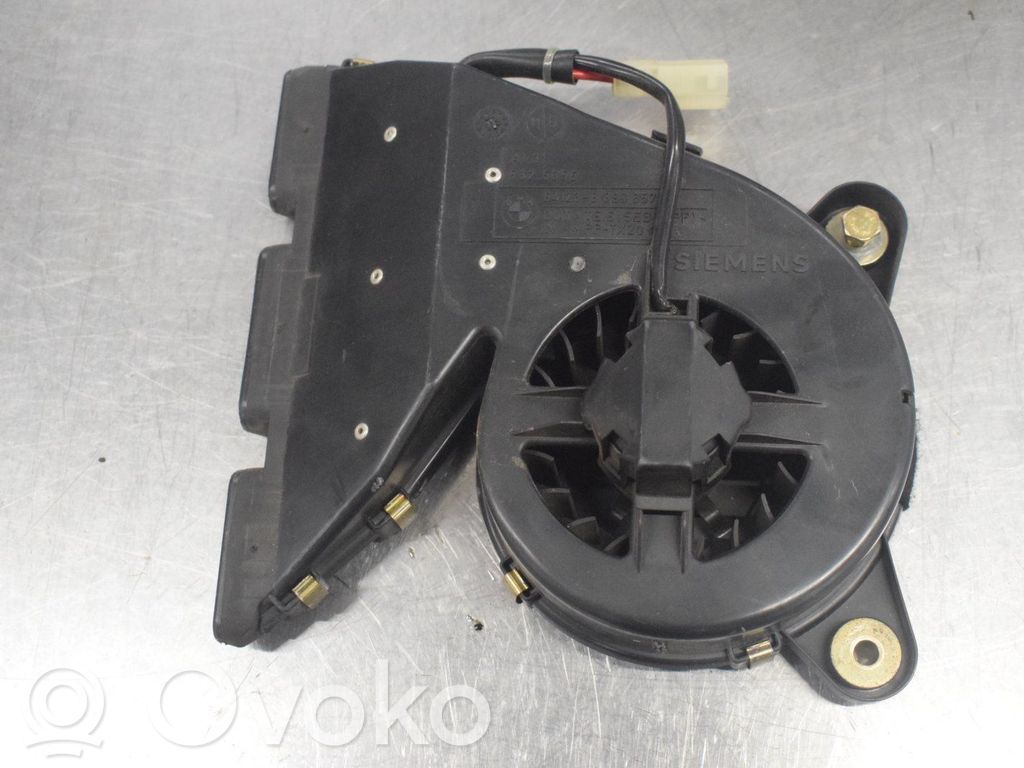 Mazā radiatora ventilators   64238390857
