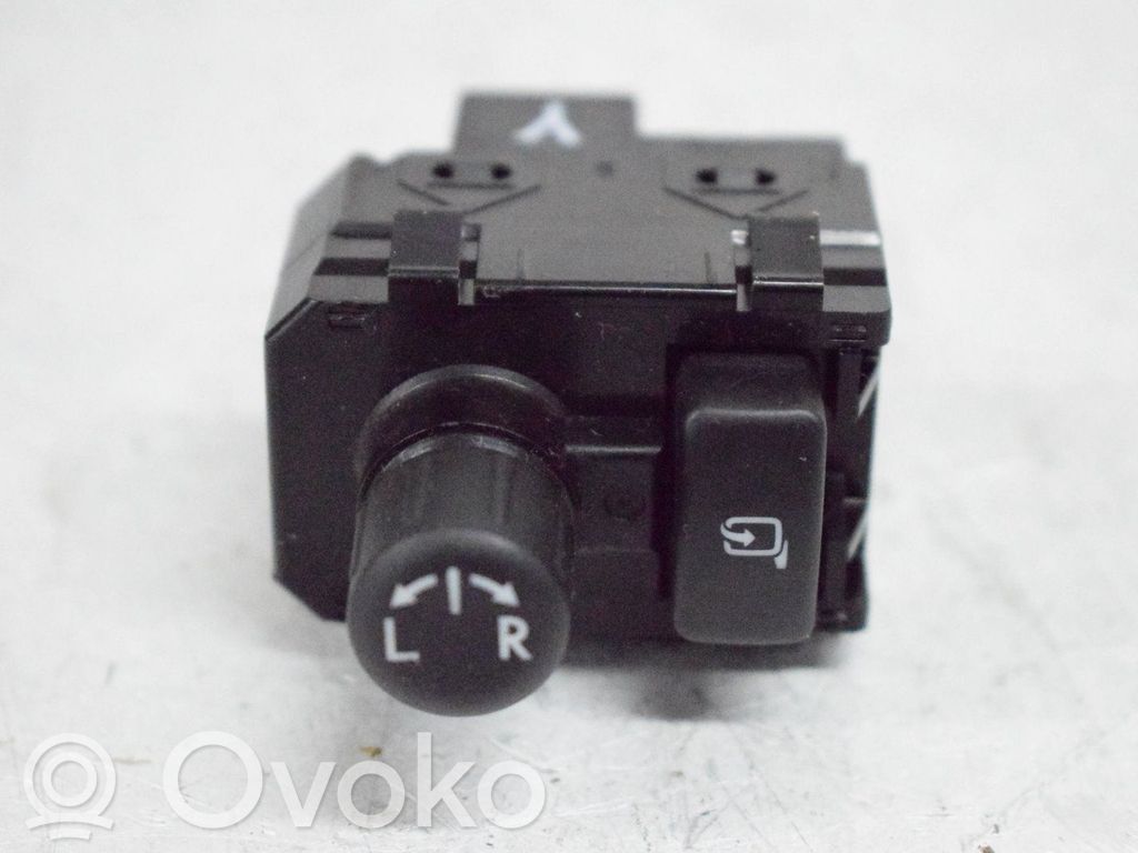 Toyota GT 86 Wing mirror switch 