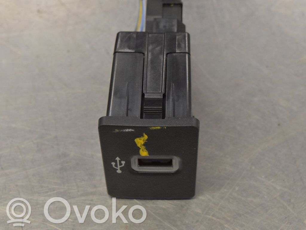 USB savienotājs   JK2T14F014AC