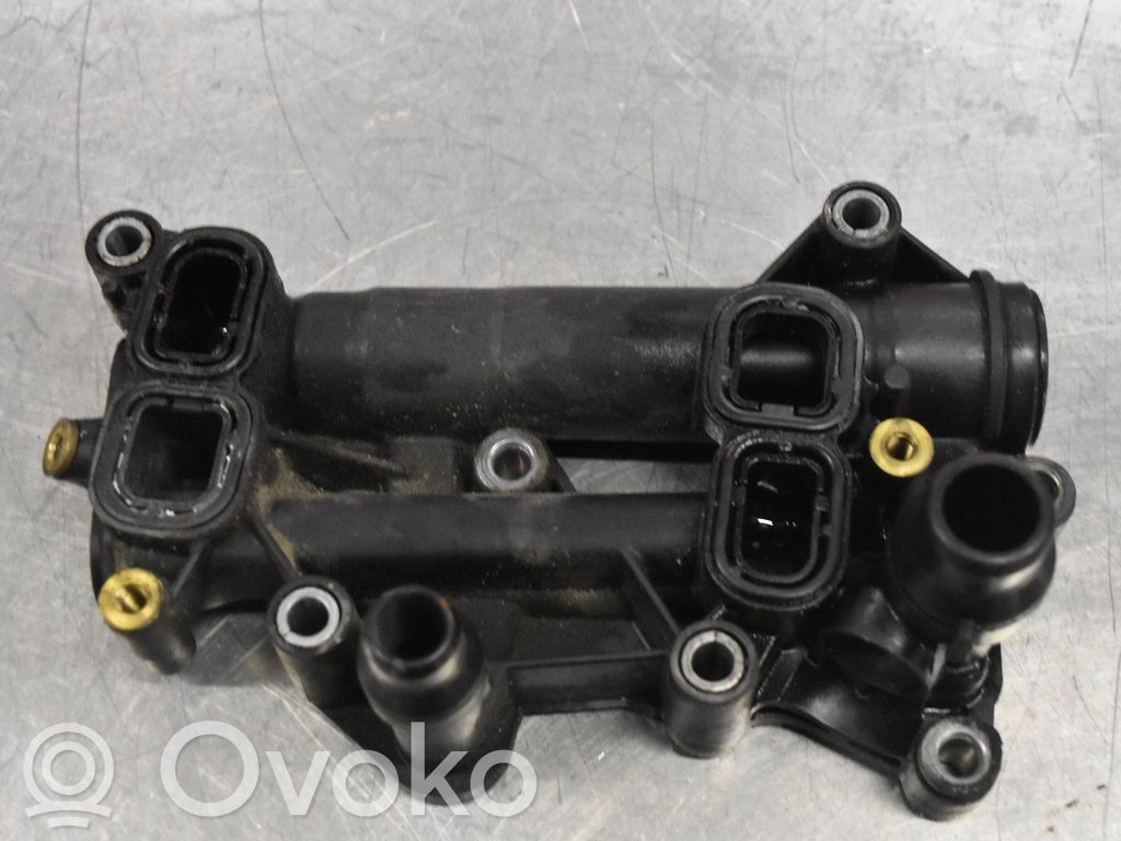 BMW 3 F30 F35 F31 Termostaatin kotelo 