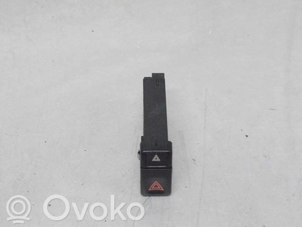 Hazard light switch   9125204