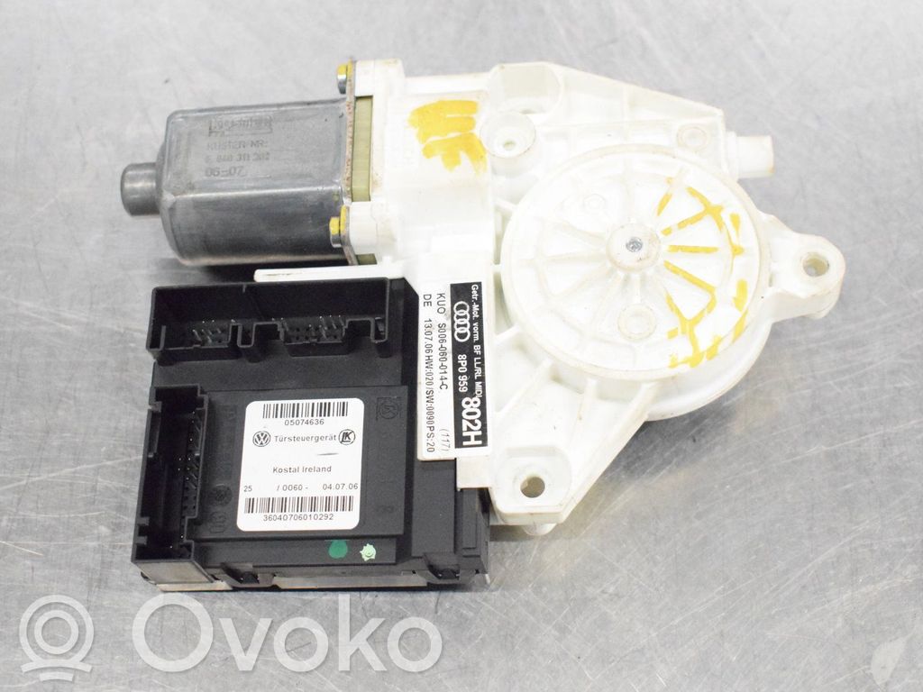 Motor del regulador de la ventanilla de la puerta delantera   8P0959802H