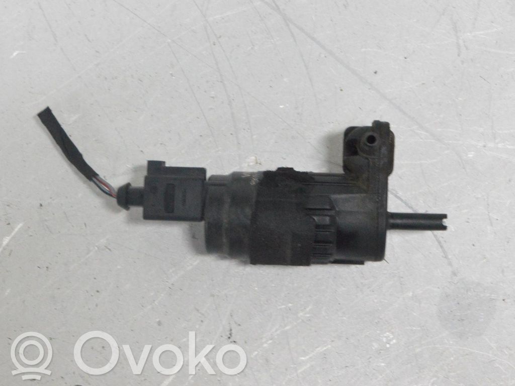 Audi A4 S4 B8 8K Pompa lavavetri parabrezza/vetro frontale