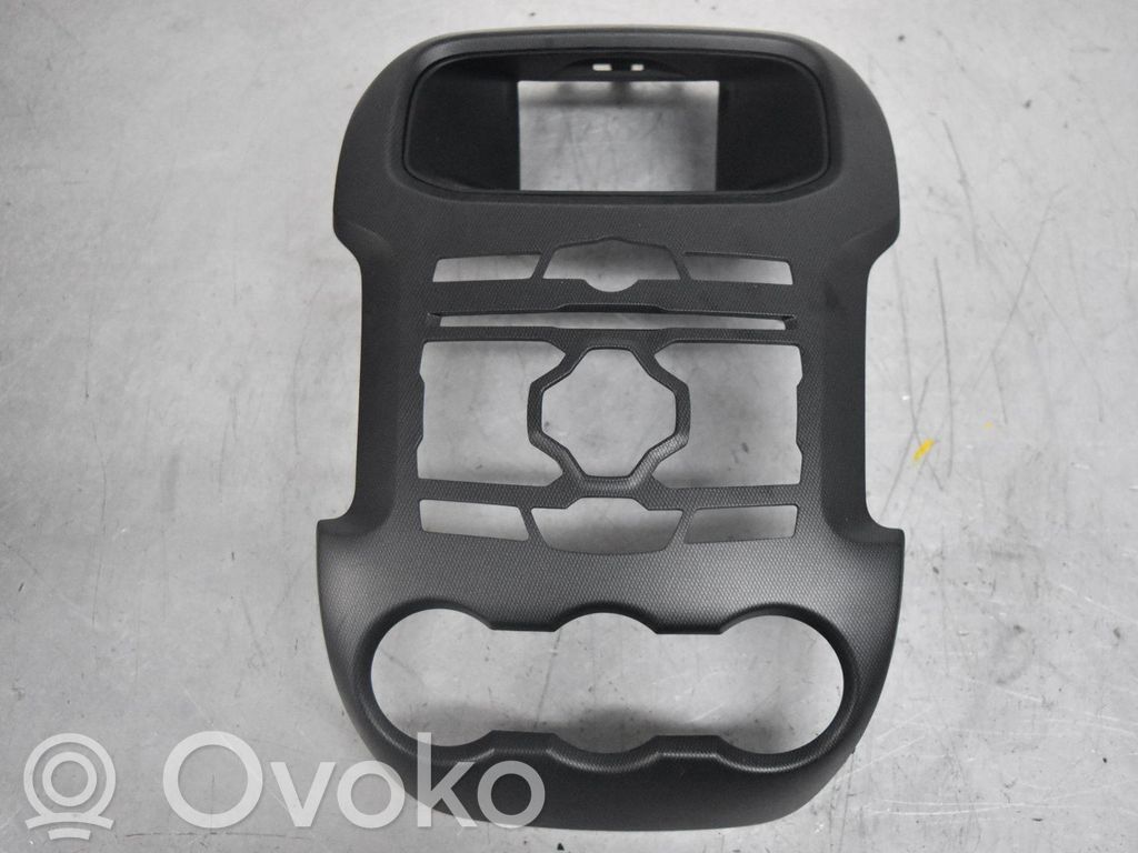 Ford Ranger Radio/GPS head unit trim 