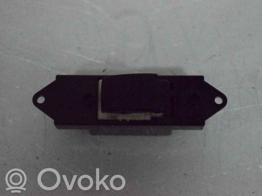 Interruptor del elevalunas eléctrico   MR587944