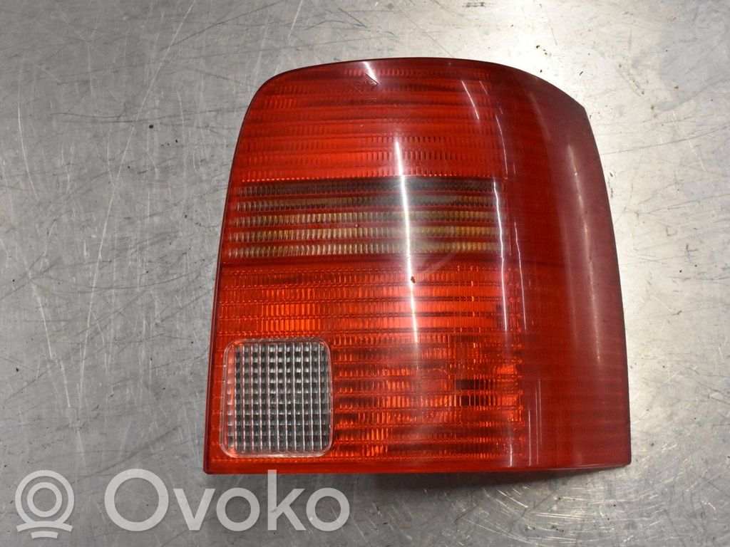 Volkswagen PASSAT B5 Lampă spate în caroserie 