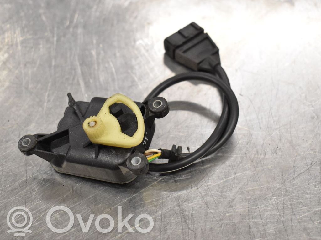 Audi 100 S4 C4 Motorino attuatore ricircolo aria dell’A/C
