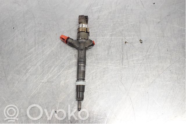 Toyota Land Cruiser (J120) Injector combustibil 