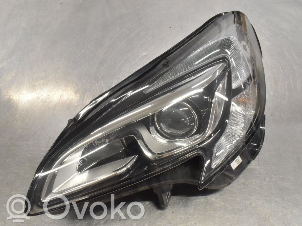 Opel Corsa E Headlight/headlamp 