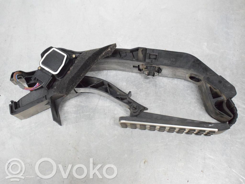 Pedal del acelerador   A1713000004