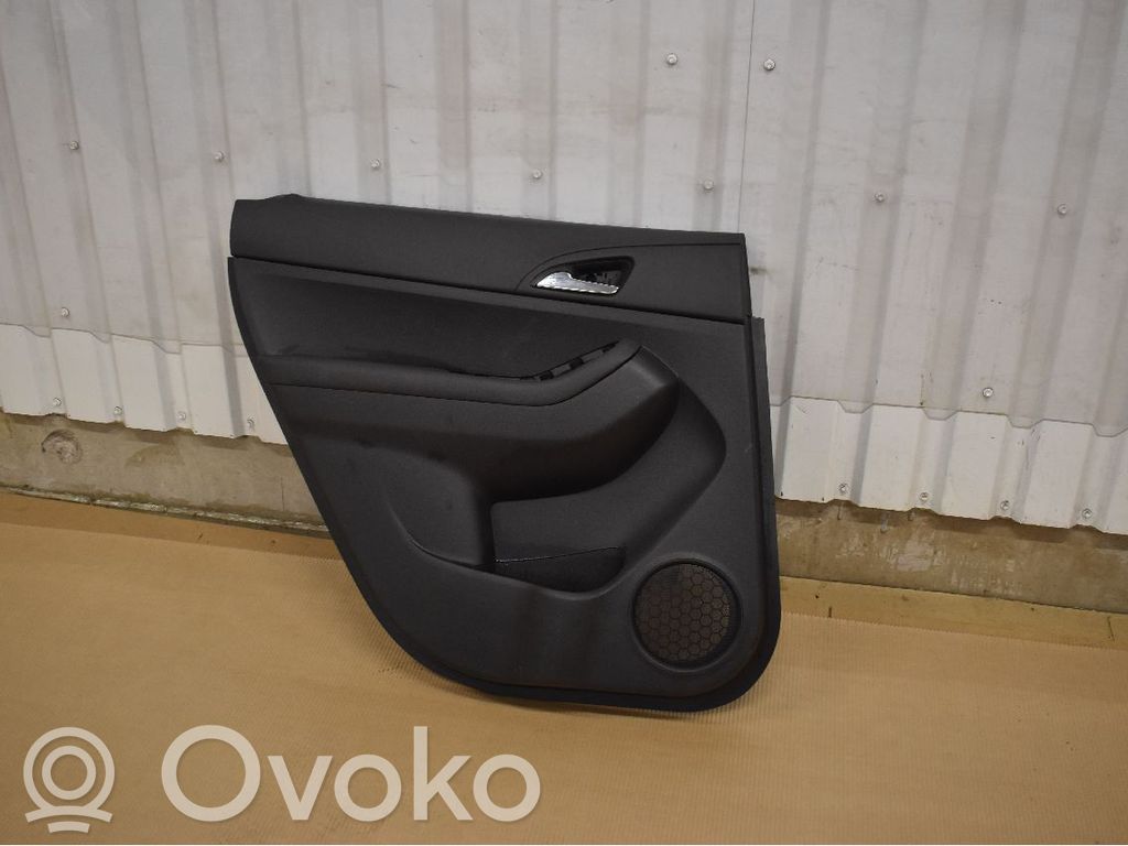 Chevrolet Orlando Boczki / Poszycie drzwi przednich 