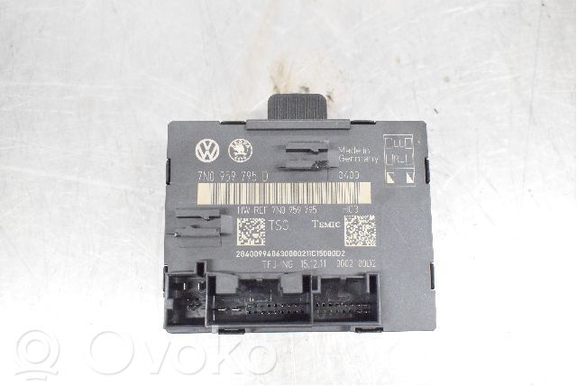 Unidad de control/módulo de la puerta   7N0959795
