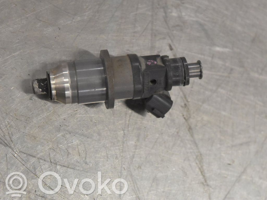 Mitsubishi Carisma Inyector de combustible 