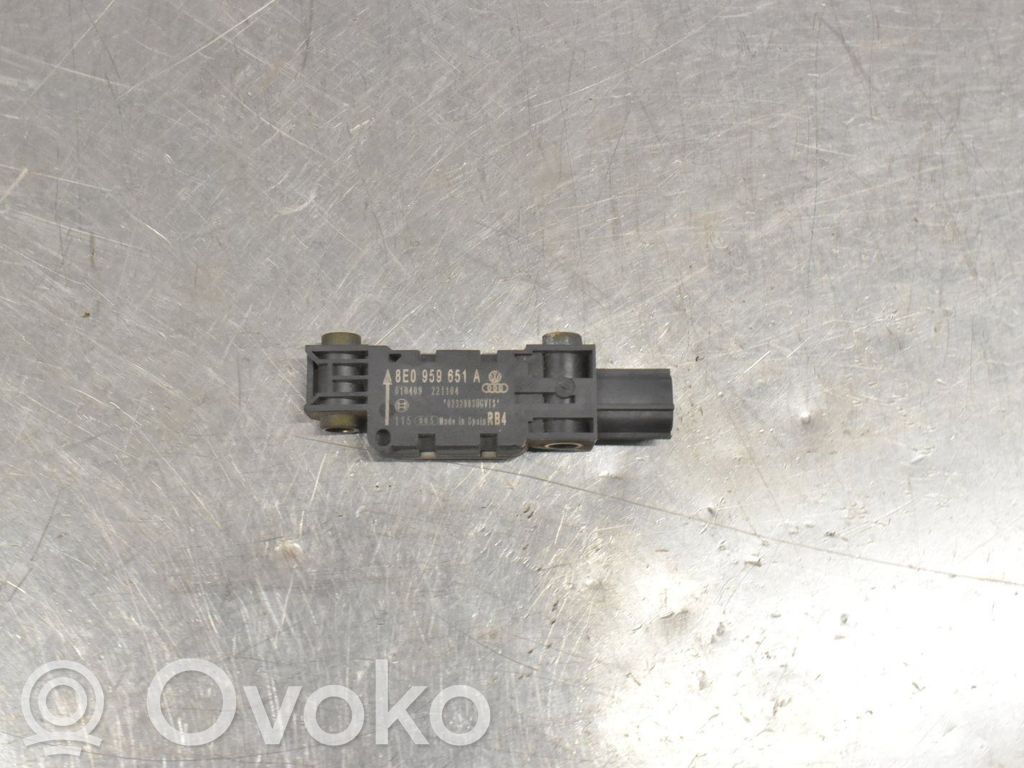 Audi A4 S4 B7 8E 8H Senzor impact/declanșare airbag 