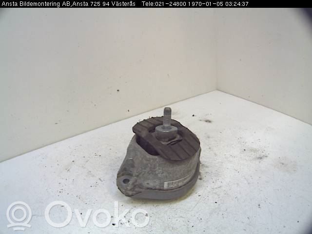 BMW 5 E60 E61 Moottorin kiinnikekorvake 
