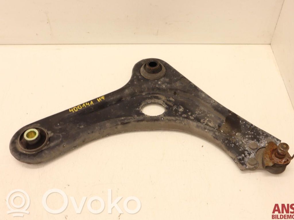 Peugeot 208 I Braccio di controllo sospensione anteriore inferiore/braccio oscillante