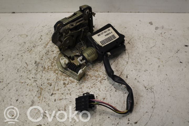 Volvo 960 Zamek drzwi przednich 