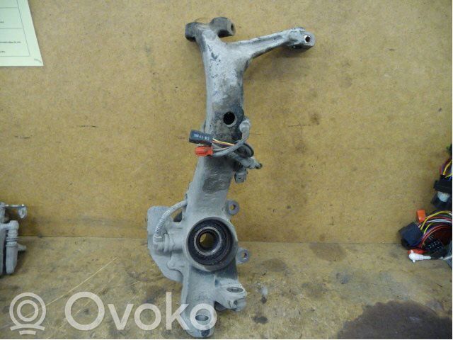 Volkswagen PASSAT B5 Fuso a snodo con mozzo ruota anteriore 