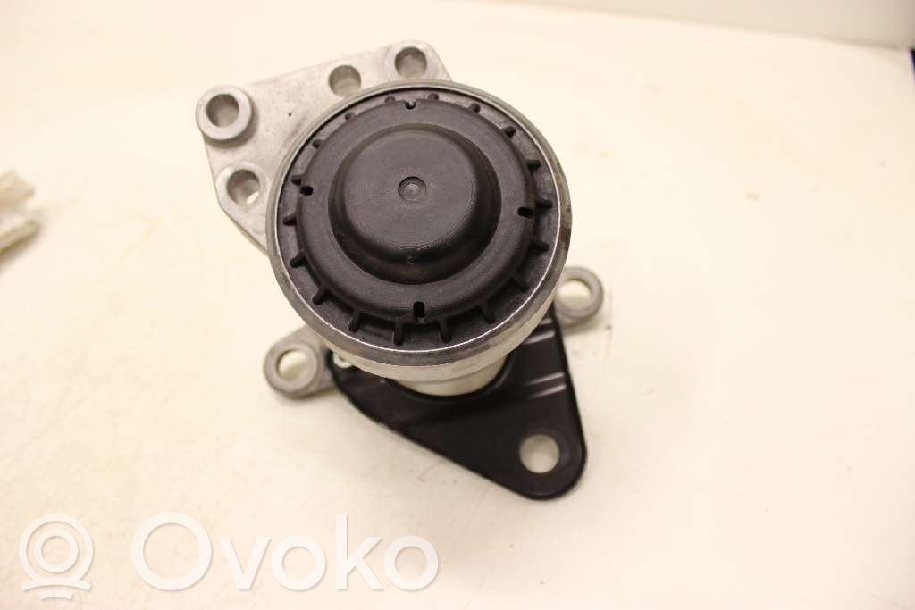 Volvo S60 Engine mount bracket 