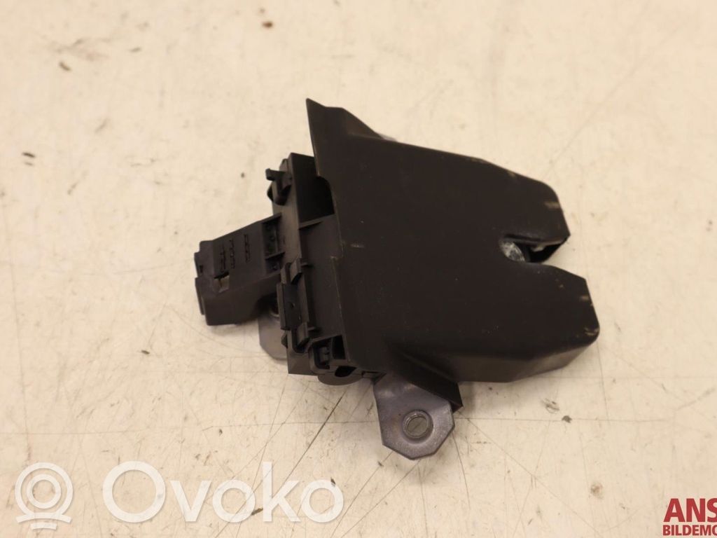 Volvo V40 Cross country Takaluukun/tavaratilan lukon vastakappale