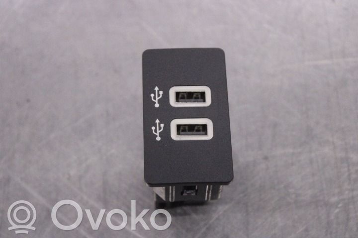 Ford Transit -  Tourneo Connect USB socket connector 