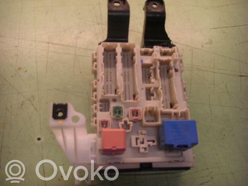 Toyota Avensis T270 Modulo fusibile 
