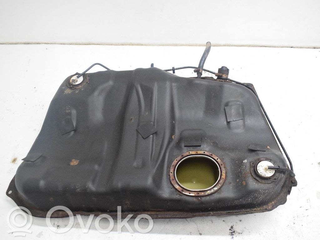 Toyota Avensis T220 Polttoainesäiliö 