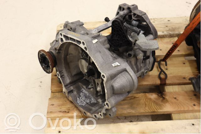 Volkswagen Golf VII Manualna 5-biegowa skrzynia biegów 
