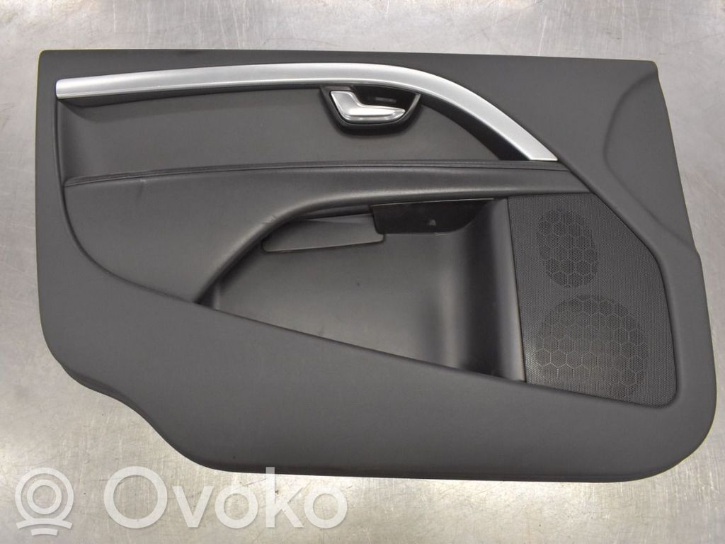 Volvo V70 Boczki / Poszycie drzwi przednich 
