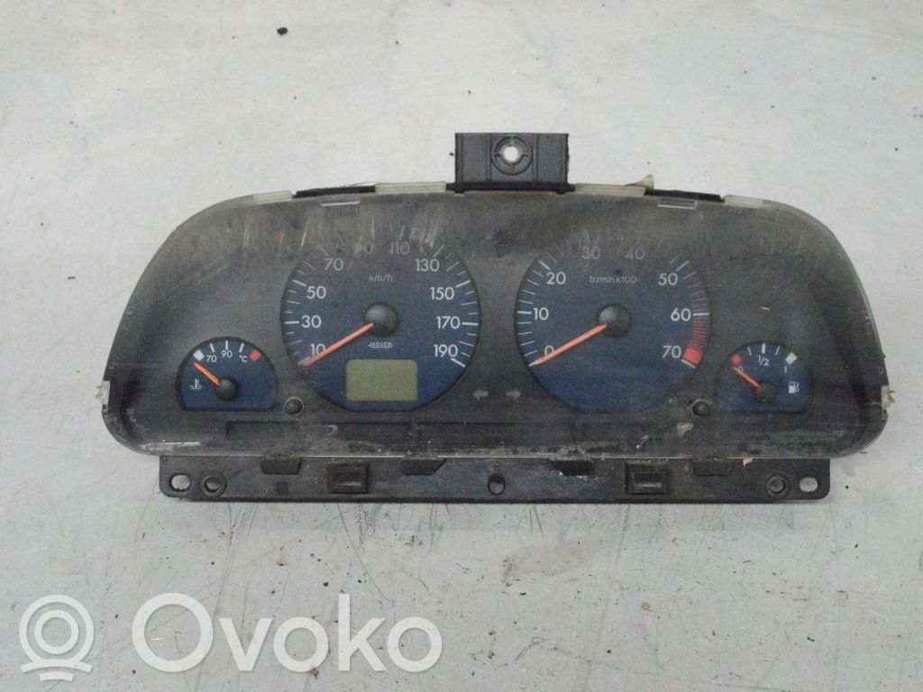 Geschwindigkeitsmesser Cockpit   1488561080