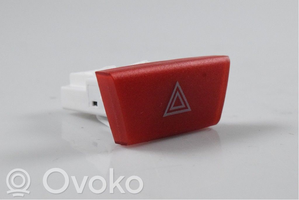 Renault Kadjar Hazard light switch 
