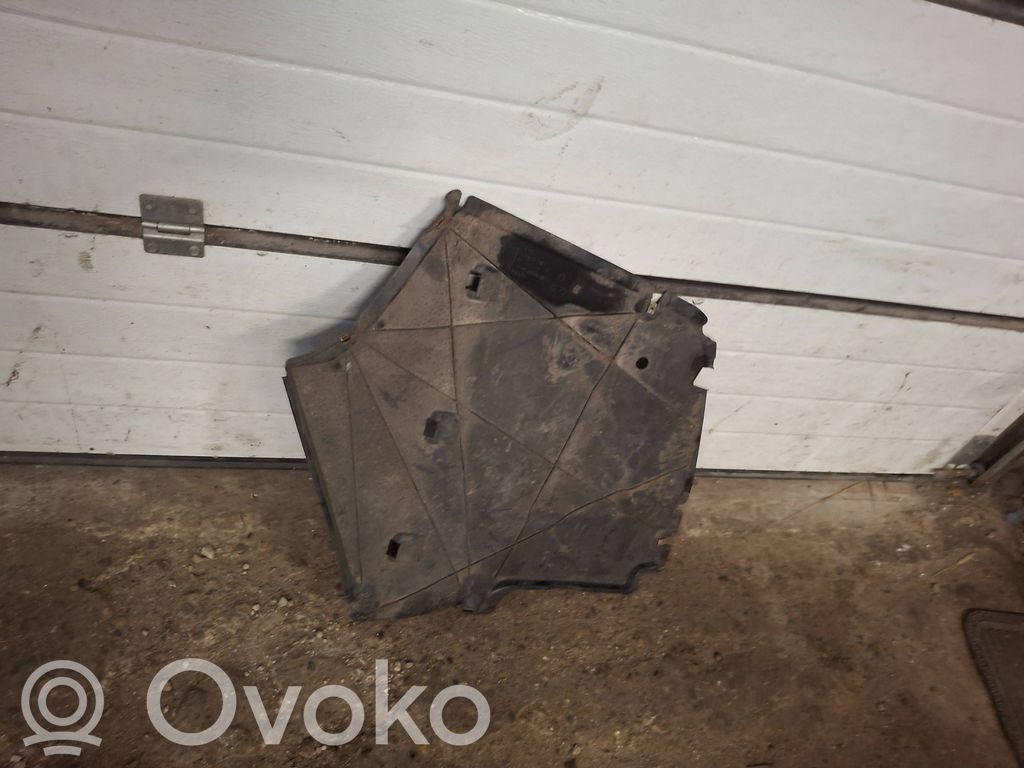 Audi A7 S7 4K8 Osłona tylna podwozia pod zderzak 