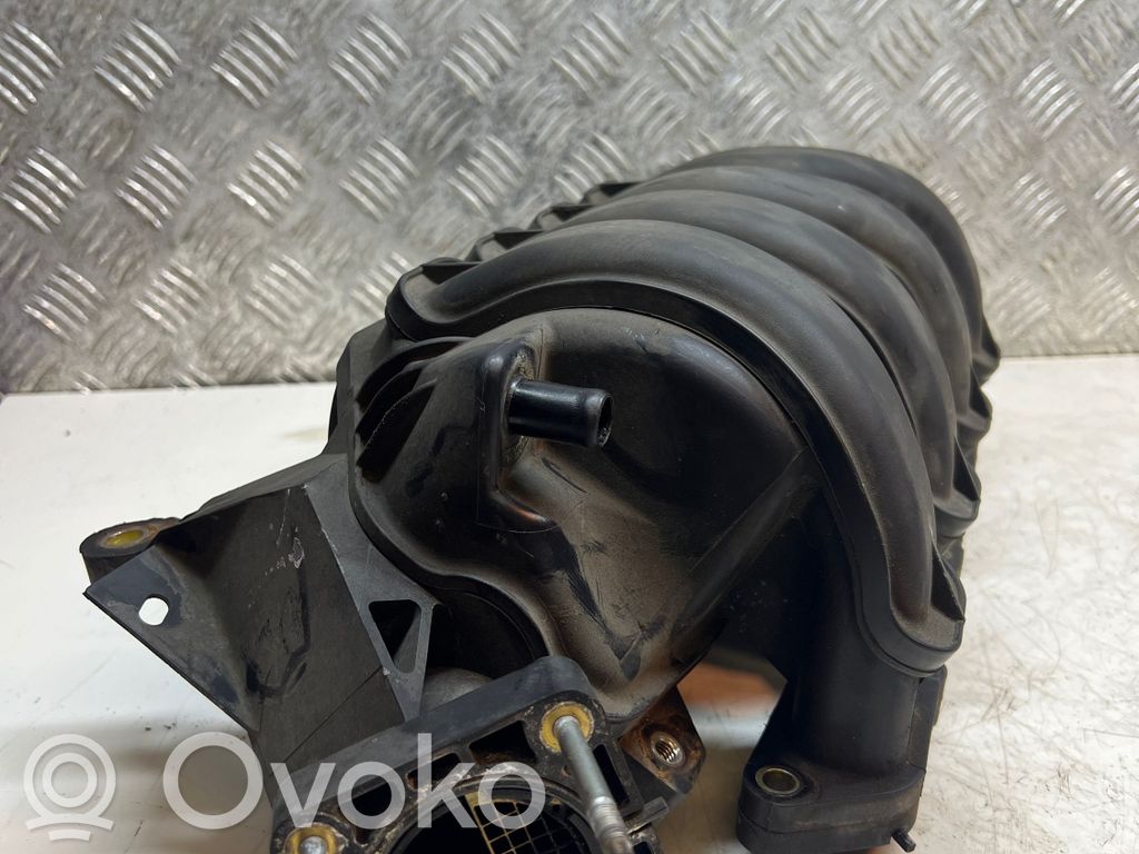 Toyota Corolla Verso E121 Colector de admisión 