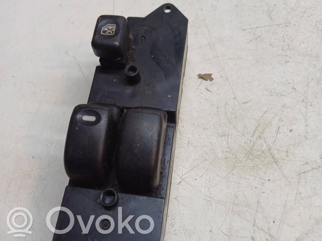 Mitsubishi Colt Electric window control switch 