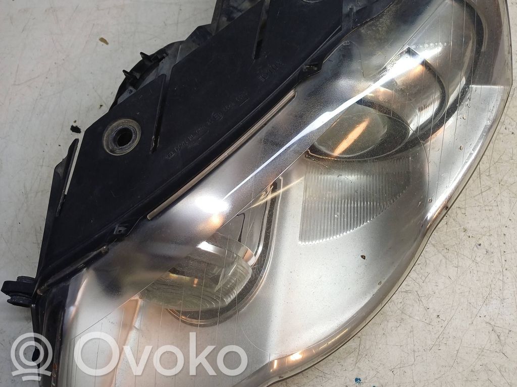 Volkswagen PASSAT B6 Lampa przednia 