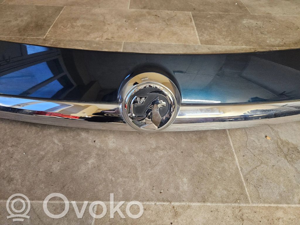 Opel Insignia A Listwa oświetlenie tylnej tablicy rejestracyjnej 