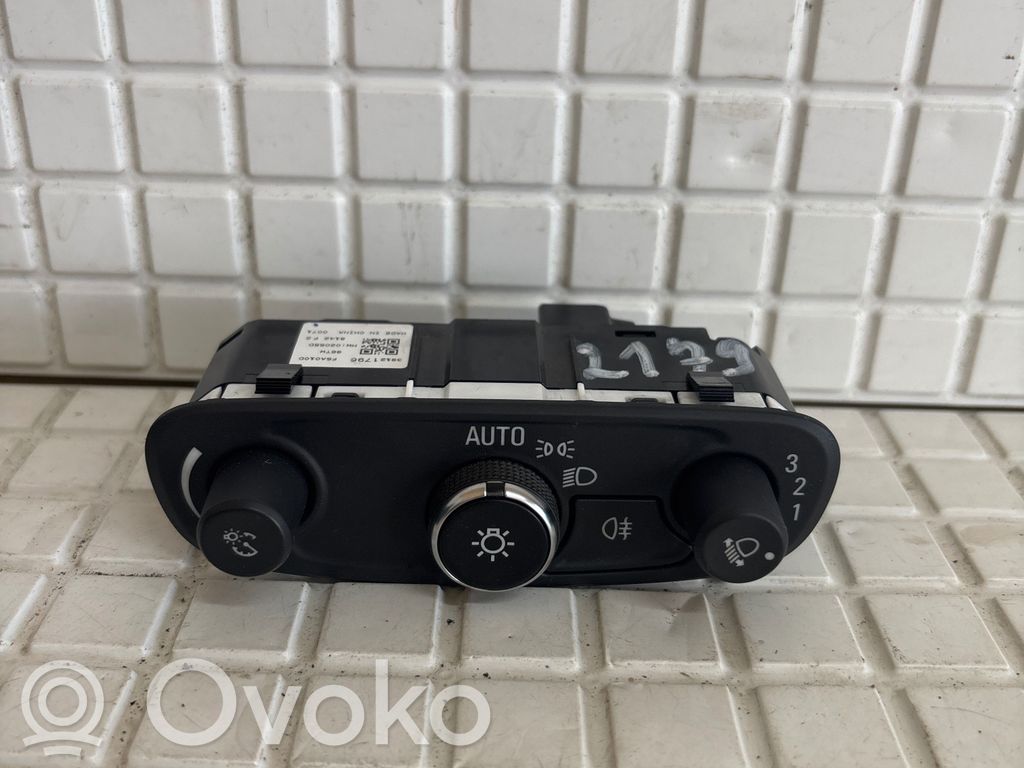 Interruptor de luz   39121796,F5A010D,02055D